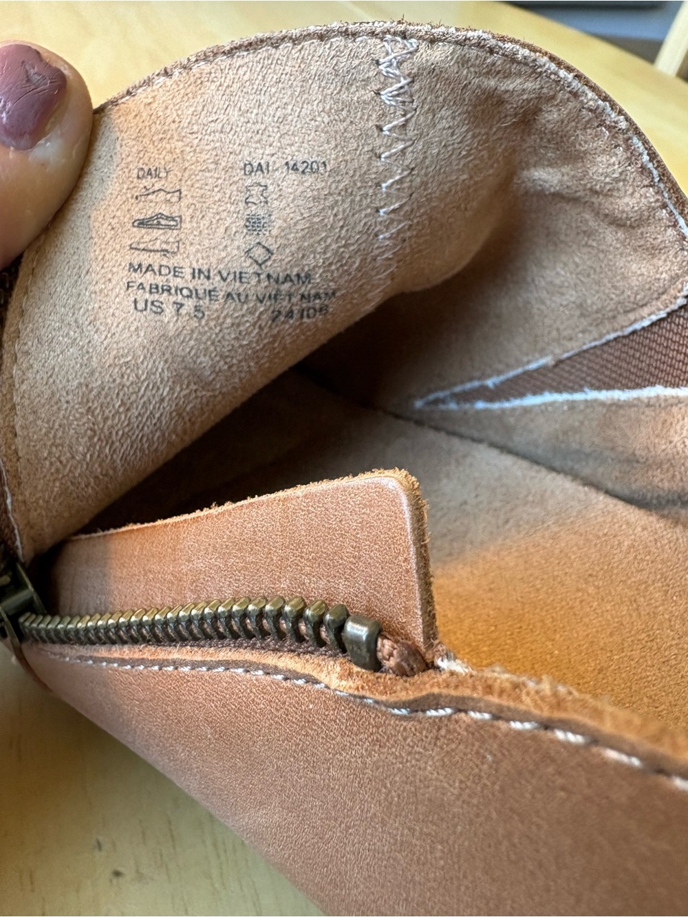 TAOS NWOT Daily Ankle Boot in Caramel Leather YKK Zip-Accent 1.5” Block Heel 7.5 - Picture 13 of 14